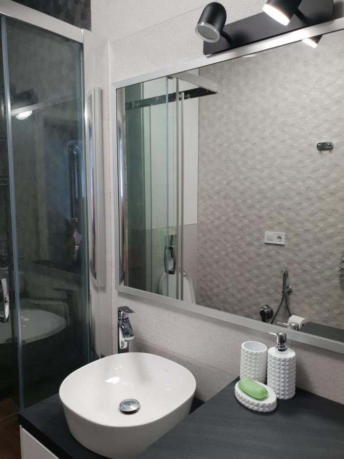 Nyvky Like Home - Fayna Town - Apt 398 Kiev Eksteriør bilde